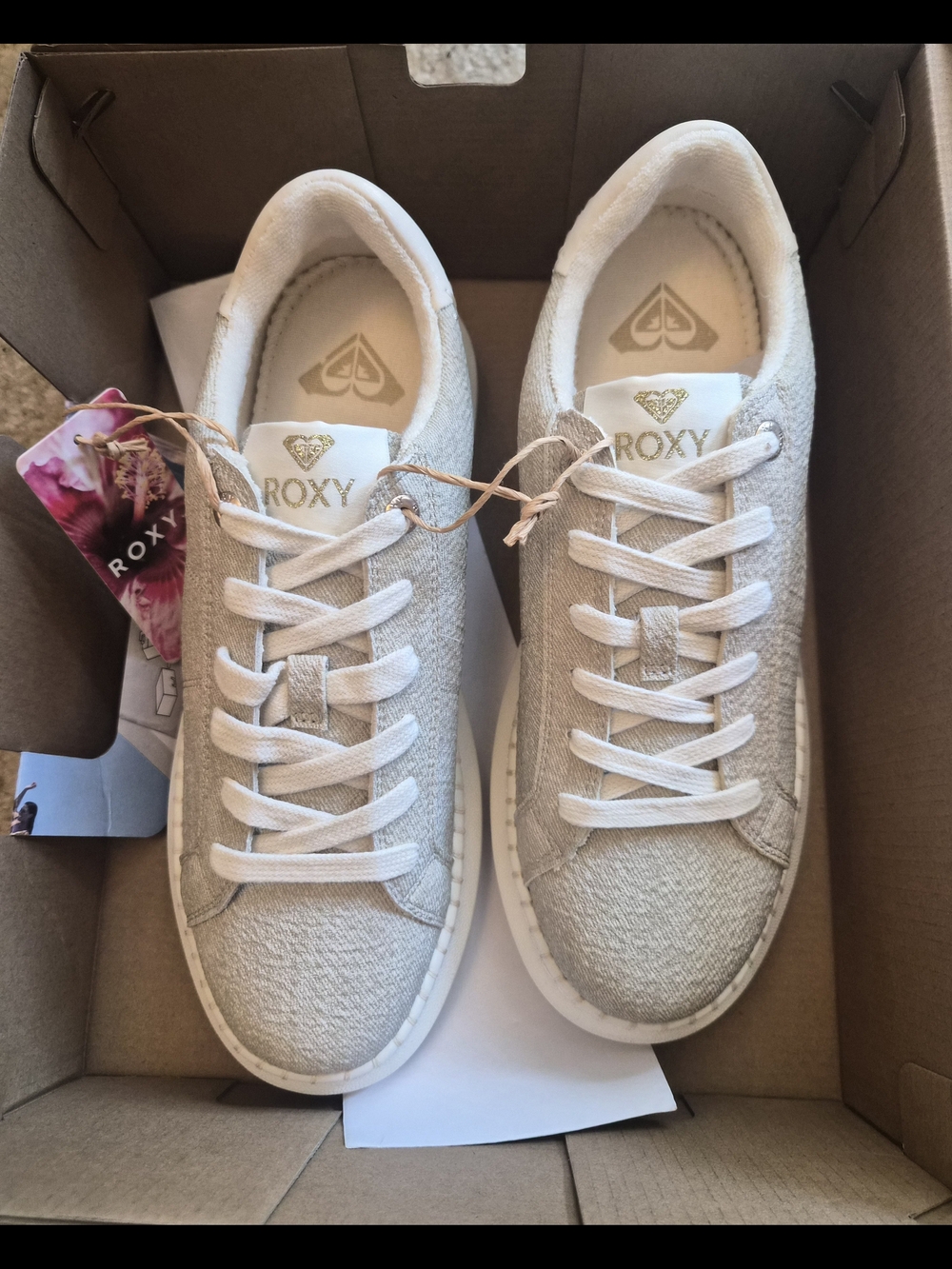 Roxy Stellar 108 Women's Cream Casual Lace-Up Sneakers